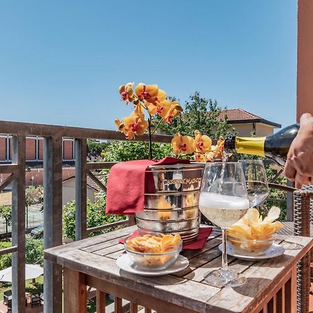 Hotel Gabrini Marina di Massa Eksteriør billede