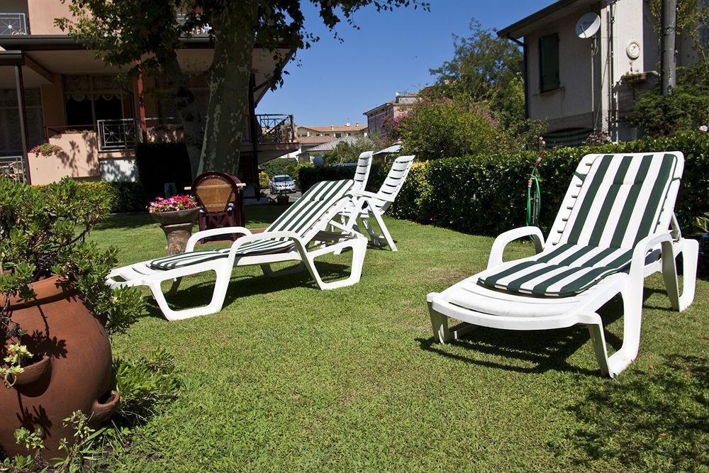 Hotel Gabrini Marina di Massa Eksteriør billede