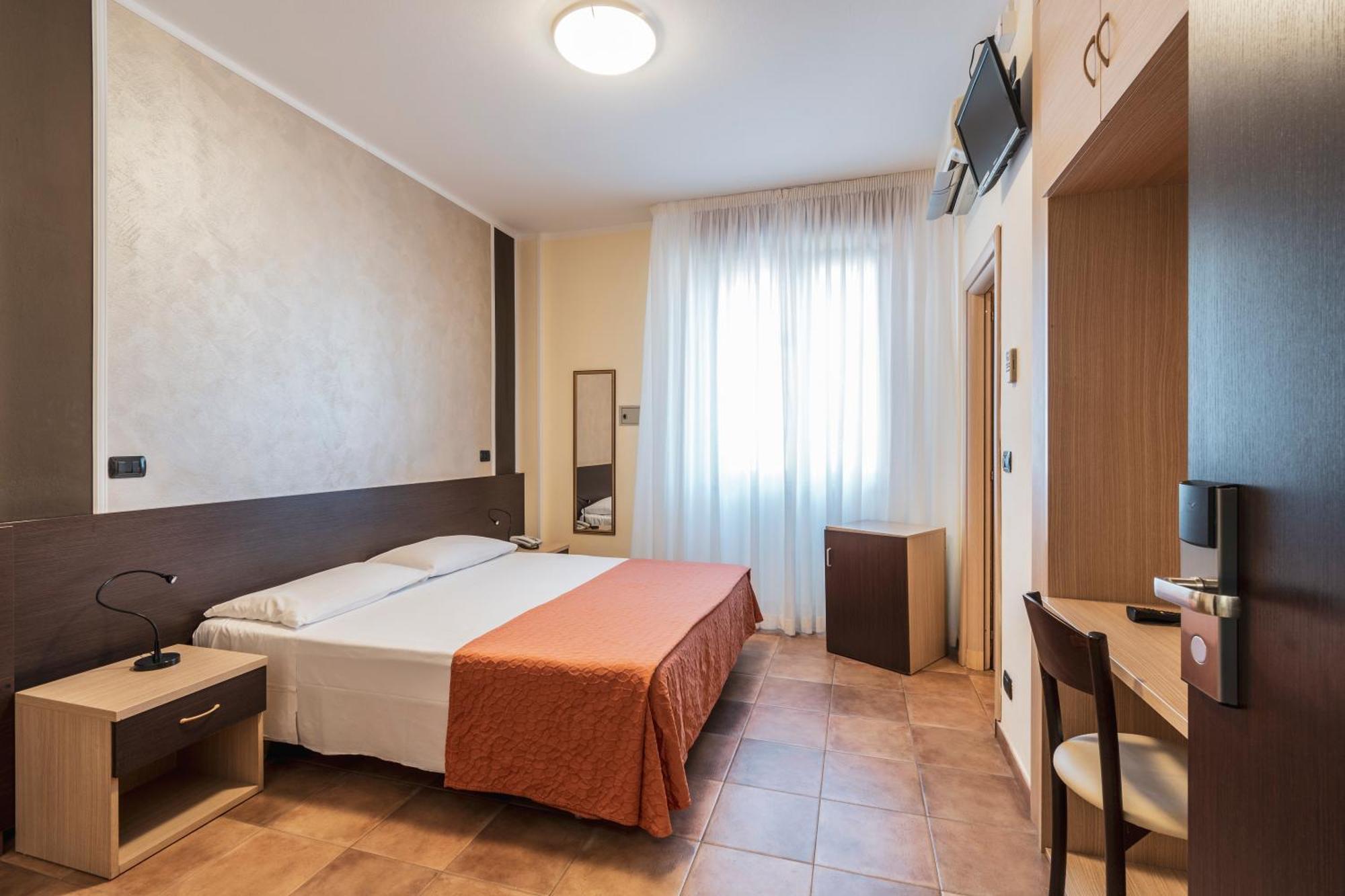 Hotel Gabrini Marina di Massa Eksteriør billede