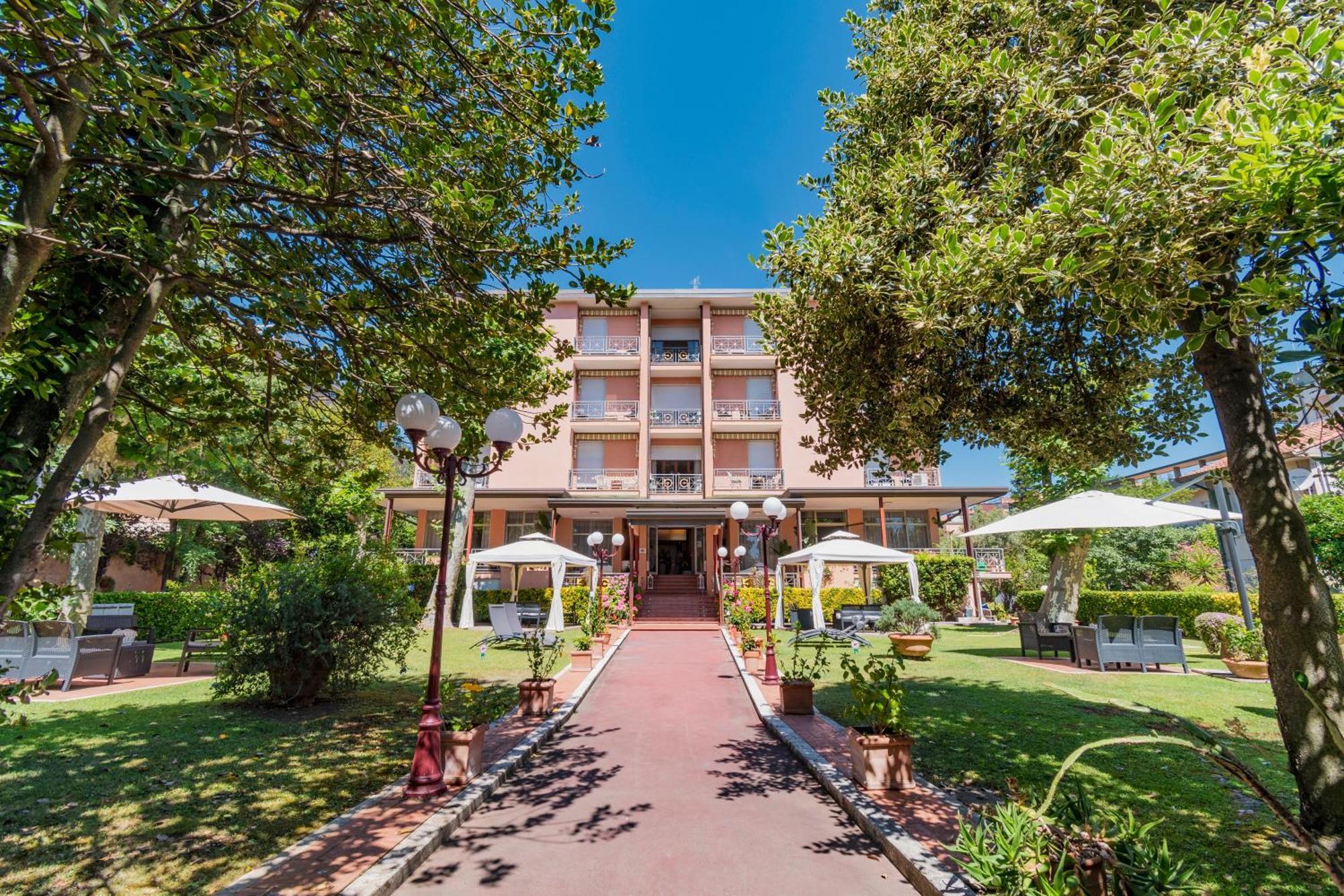 Hotel Gabrini Marina di Massa Eksteriør billede