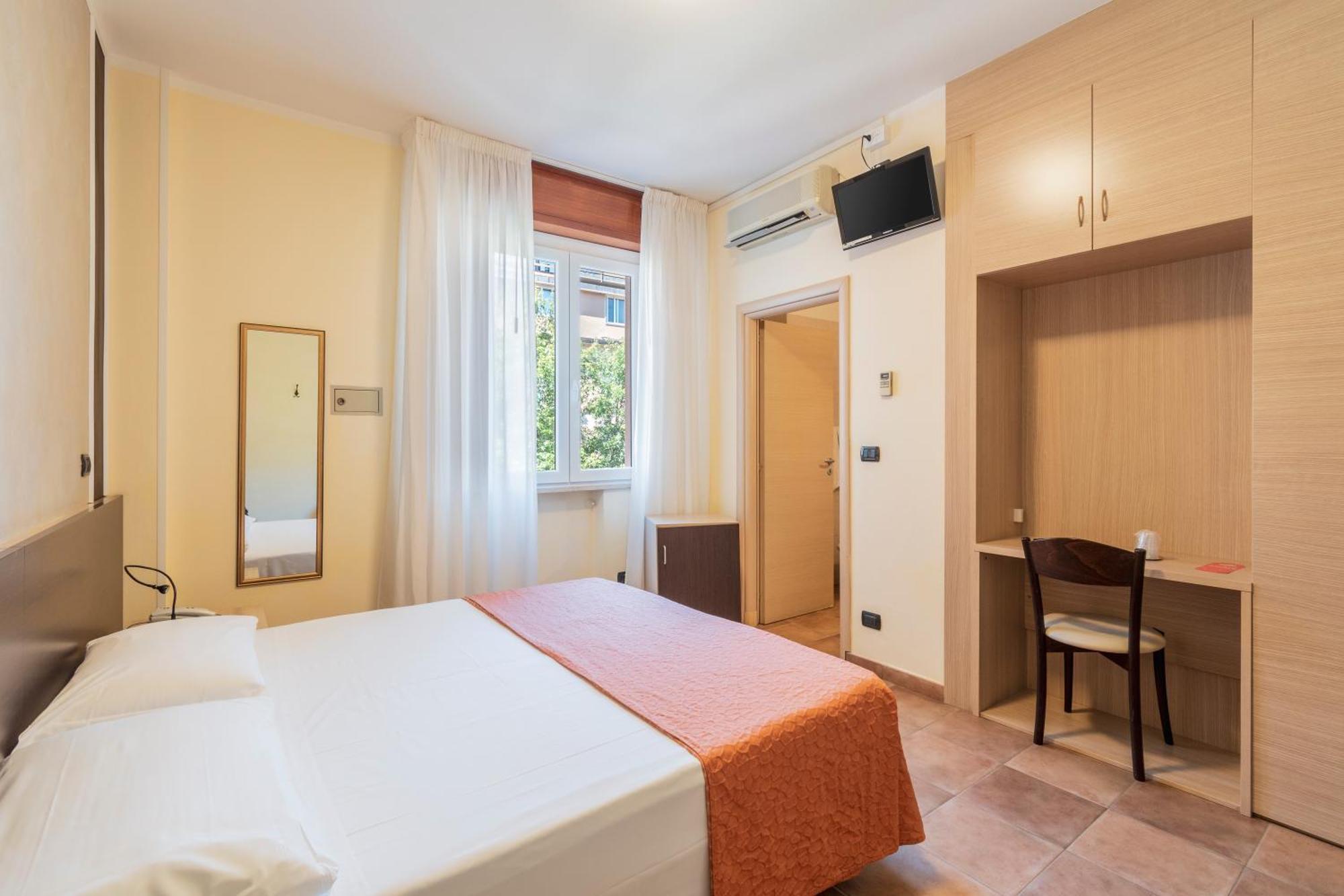 Hotel Gabrini Marina di Massa Eksteriør billede