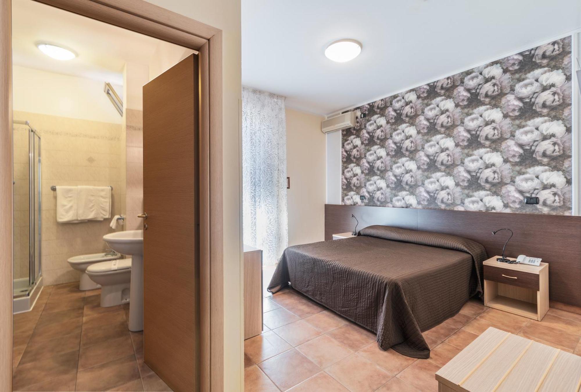 Hotel Gabrini Marina di Massa Eksteriør billede