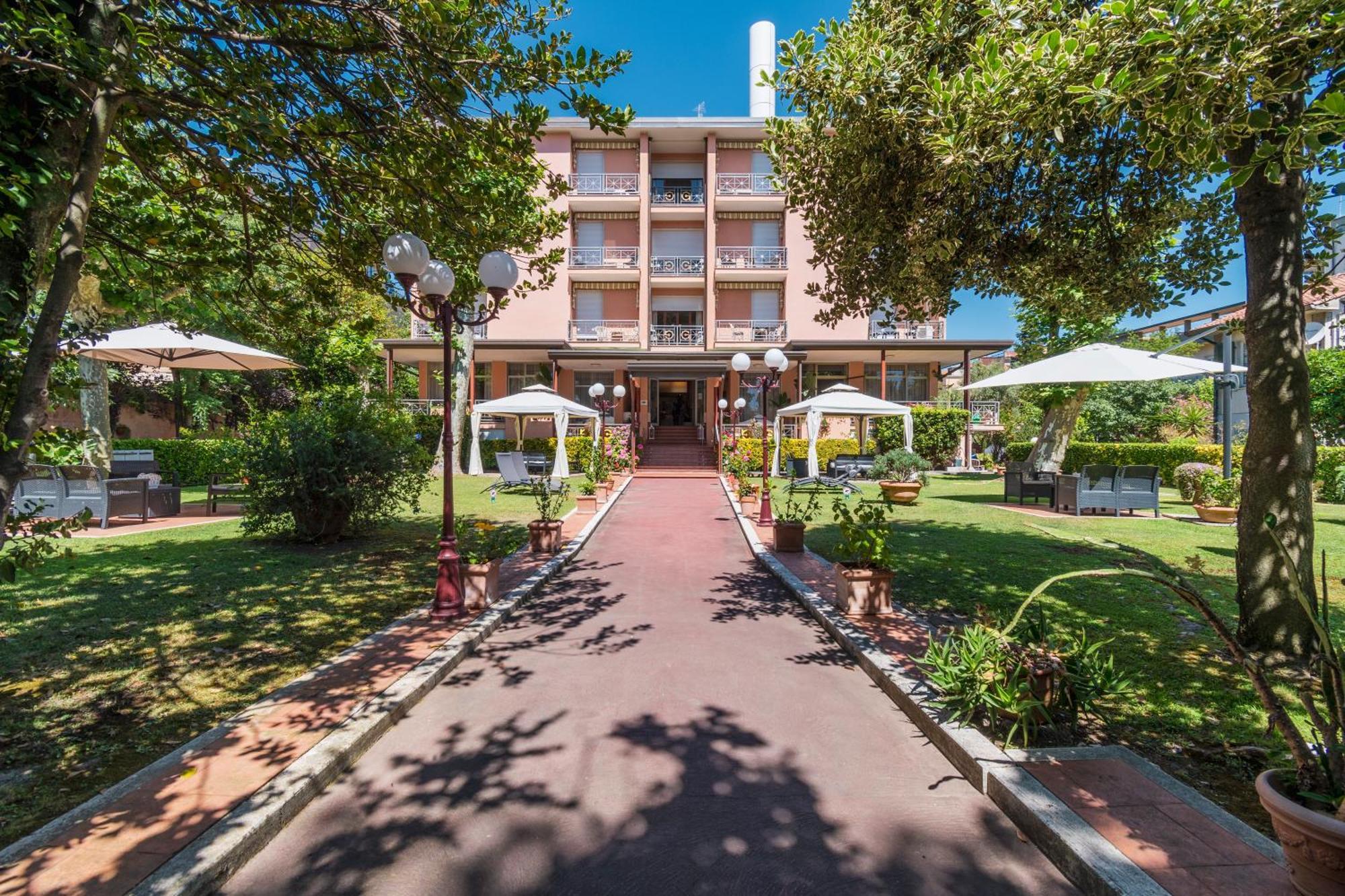 Hotel Gabrini Marina di Massa Eksteriør billede