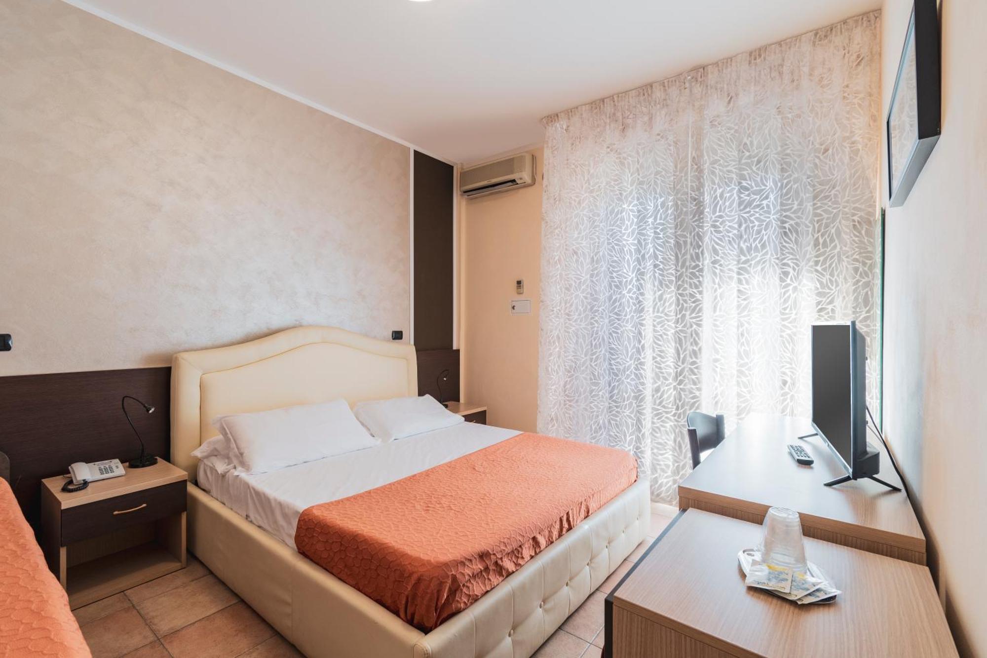 Hotel Gabrini Marina di Massa Eksteriør billede