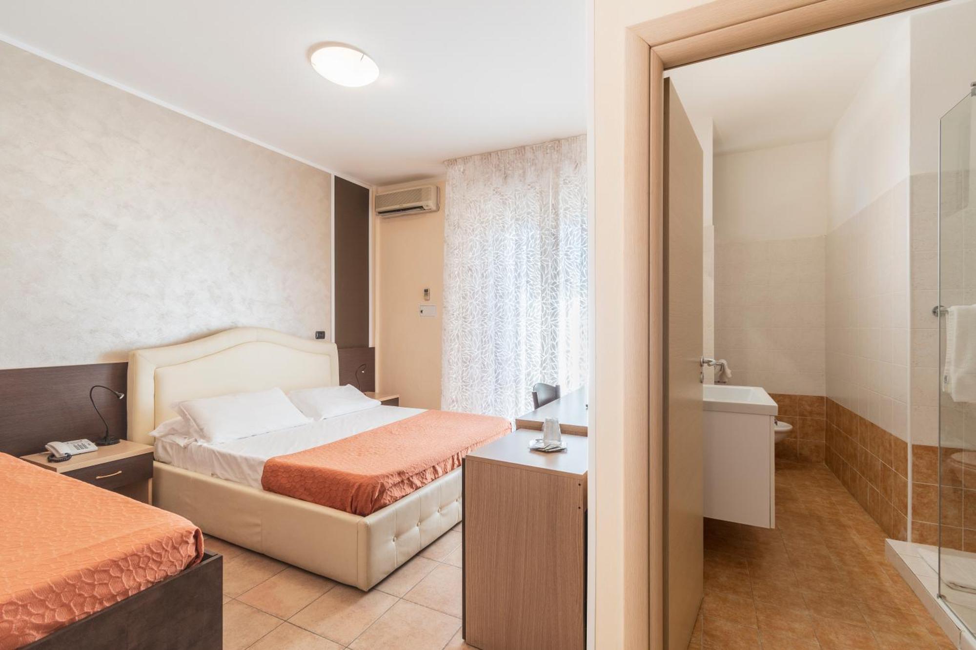 Hotel Gabrini Marina di Massa Eksteriør billede