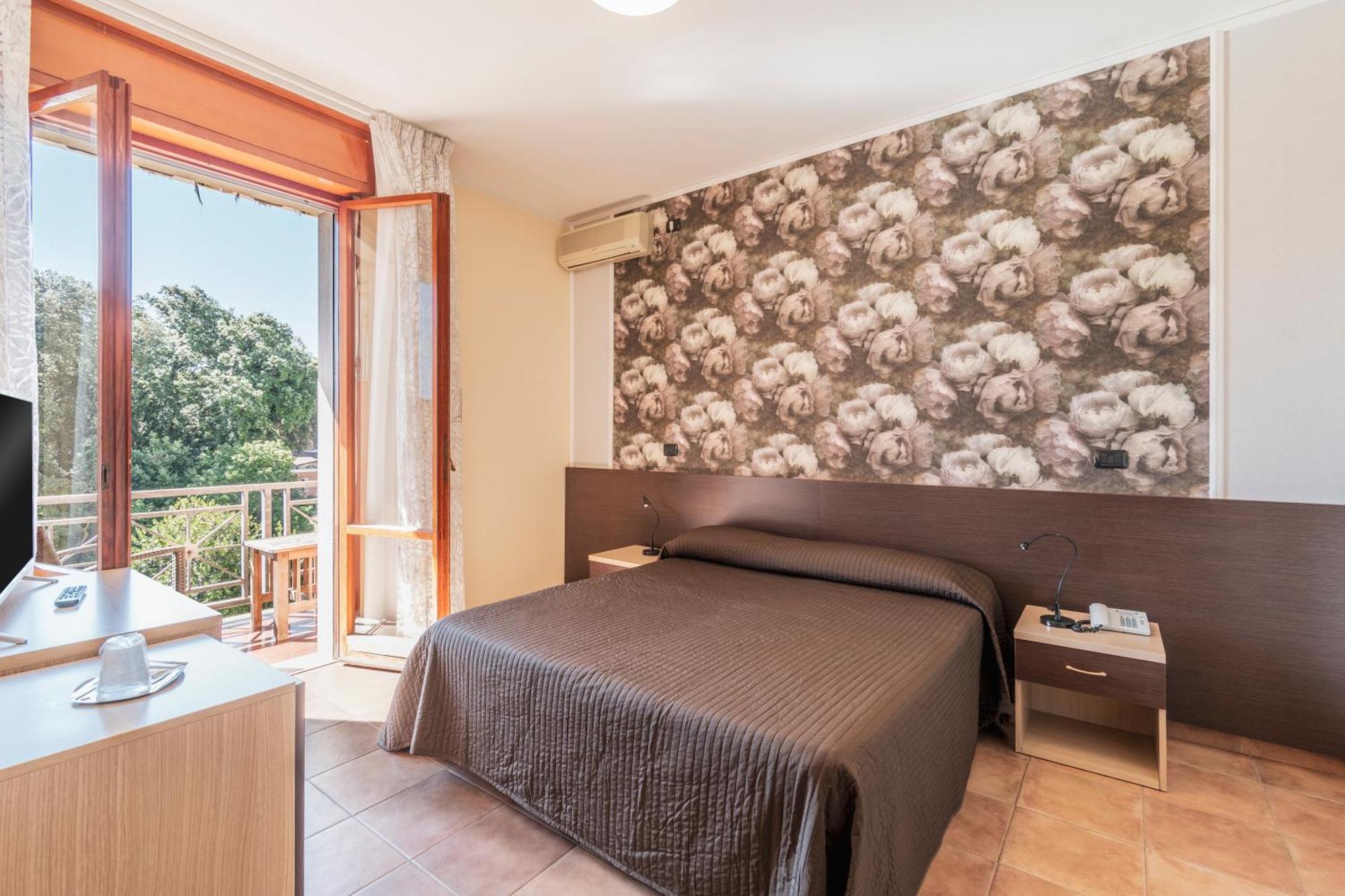 Hotel Gabrini Marina di Massa Eksteriør billede